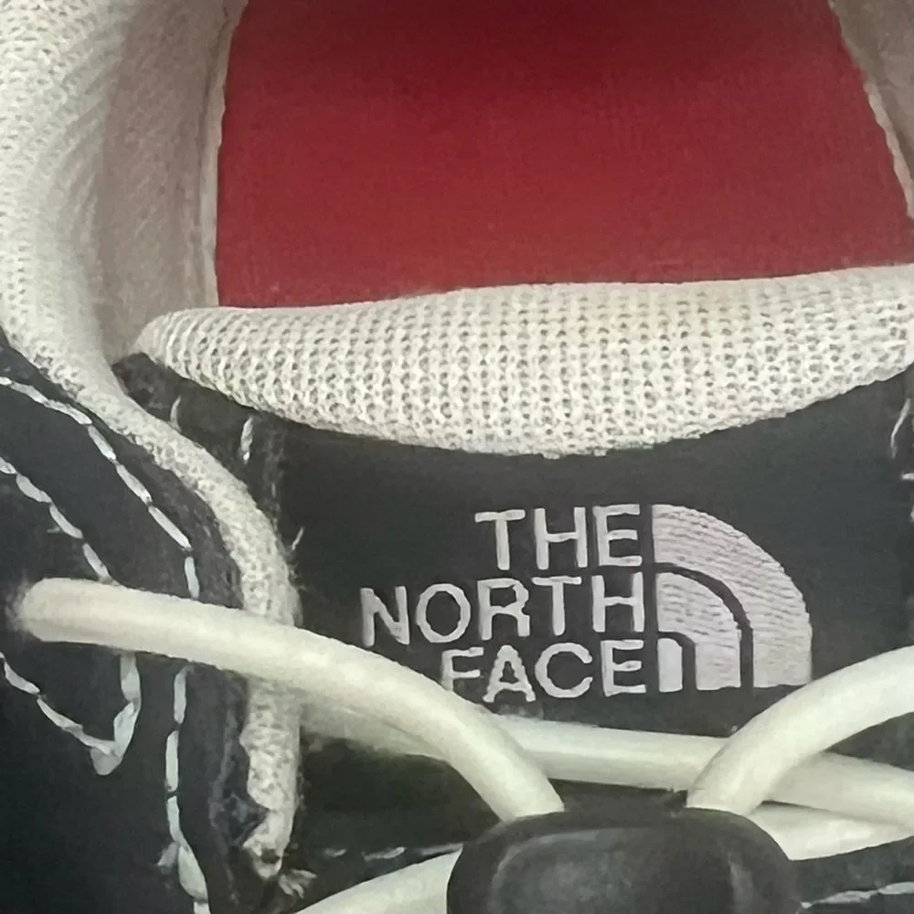 The North Face Waterproof Hiker Sneakers Men’s Size 7 Blue Sporty Athletic Shoes